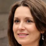 Dr Fransisca Adams